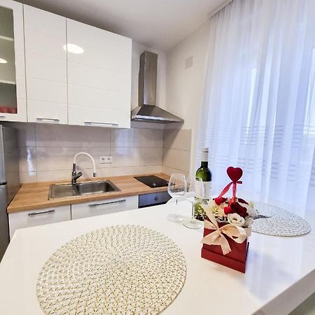 Apartment Ane 2 Tisno Exterior photo
