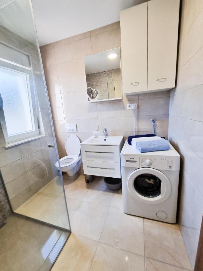 Apartment Ane 2 Tisno Exterior photo